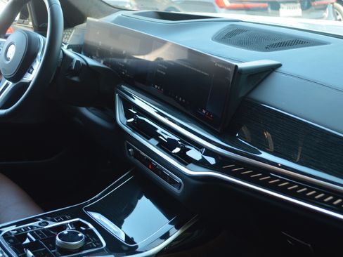 Certified 2026 BMW X7 M60i AWD/4WD image 37