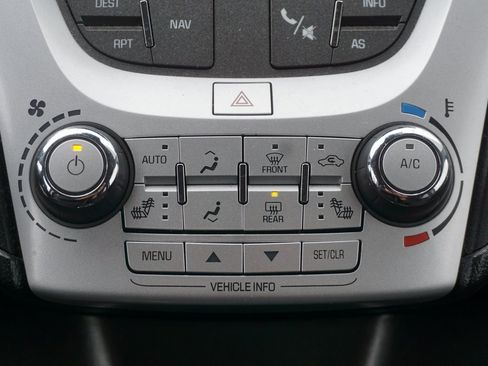 Used 2017 Chevrolet Equinox LT w/ Convenience Package image 11