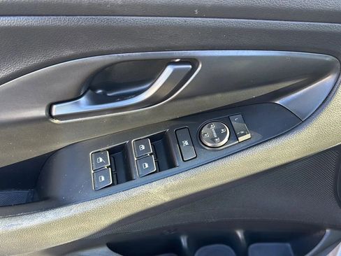 Used 2019 Hyundai Elantra GT N Line image 19