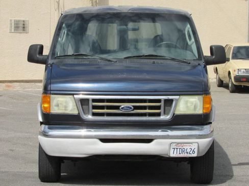 Used 2003 Ford E-150 and Econoline 150 Wagon image 3