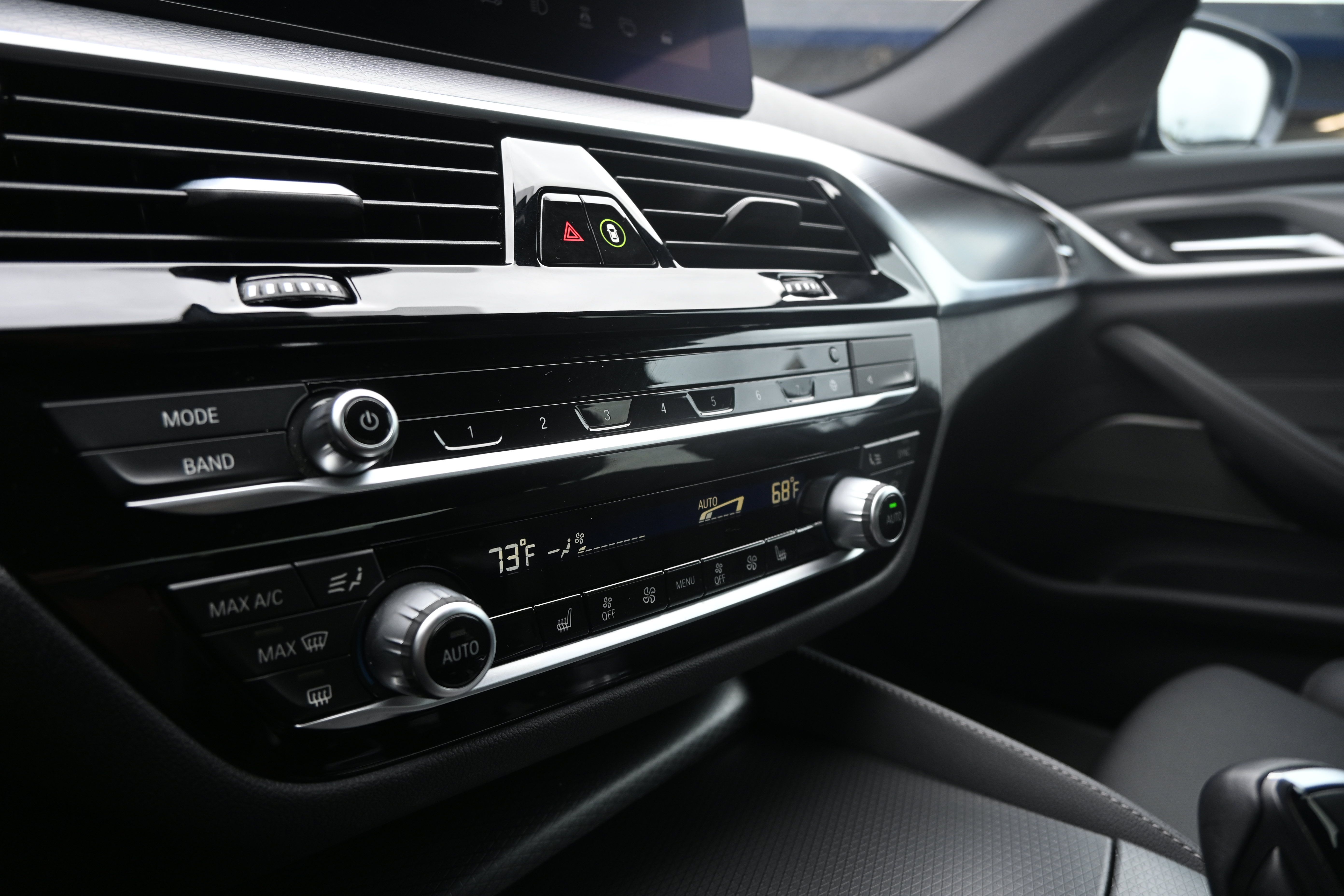 Used 2022 BMW 530i w/ M Sport Package RWD image 33