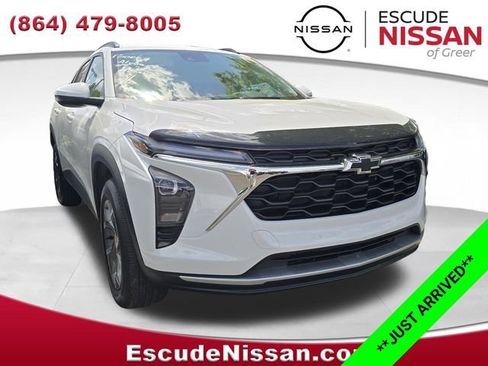 Used 2024 Chevrolet Trax LT w/ Driver Confidence Package image 1