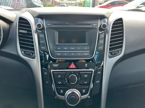 Used 2017 Hyundai Elantra GT FWD image 22