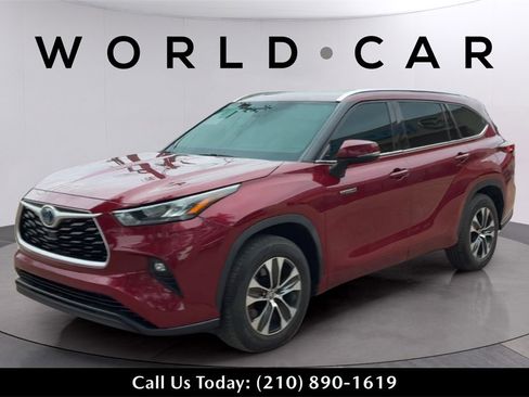 Used 2020 Toyota Highlander XLE image 6
