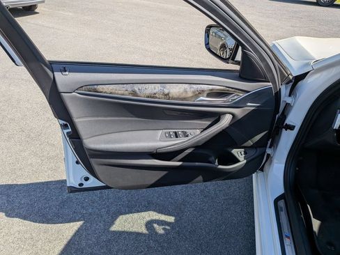 Certified 2023 BMW 540i xDrive w/ M Sport Package AWD/4WD image 8