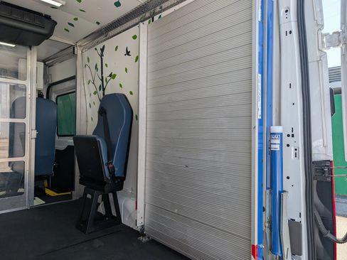 Used 2022 Ford Transit 350 148 High Roof Extended RWD image 18