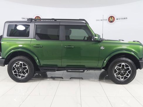 Used 2024 Ford Bronco Outer Banks image 2