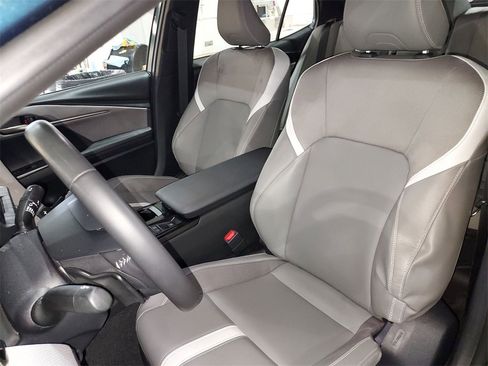 Used 2025 Toyota Camry XLE image 17