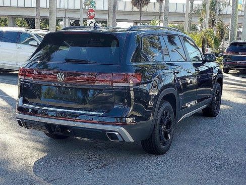 New 2026 Volkswagen Atlas Peak Edition image 3