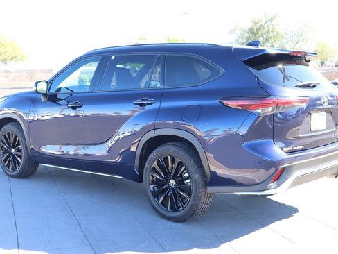 Certified 2024 Toyota Highlander XSE image 7