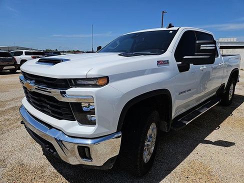 Used 2025 Chevrolet Silverado 2500 LT AWD/4WD image 1