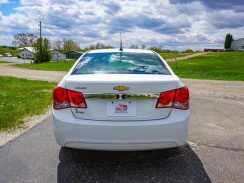 Used 2014 Chevrolet Cruze LS FWD image 4
