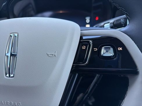 New 2026 Lincoln Corsair Premiere image 16