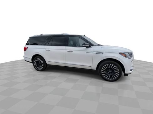 Used 2019 Lincoln Navigator L Reserve w/ Cargo Package AWD/4WD image 3