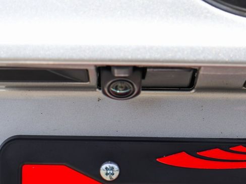 Used 2022 Toyota Highlander LE image 42