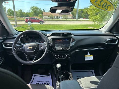 Used 2023 Chevrolet TrailBlazer LT w/ Convenience Package AWD/4WD image 28