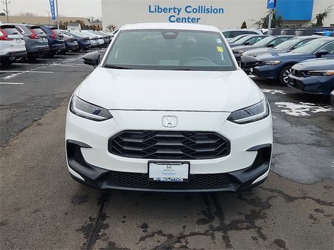 Used 2024 Honda HR-V Sport image 2