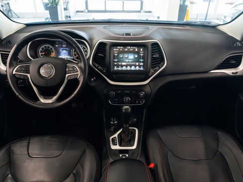 Used 2015 Jeep Cherokee Trailhawk w/ Comfort/Convenience Group image 9