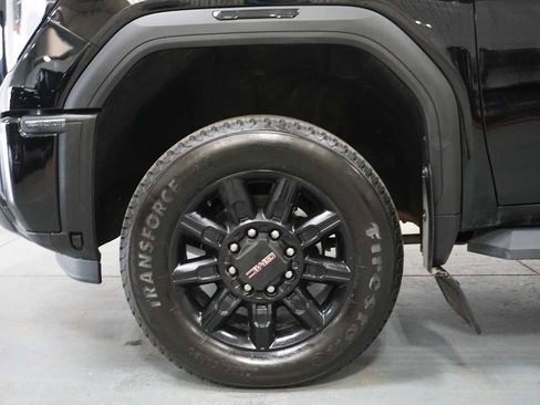 Used 2024 GMC Sierra 2500 AT4 image 9