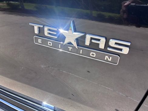 Used 2021 Chevrolet Silverado 1500 LT w/ Texas Edition Plus AWD/4WD image 4