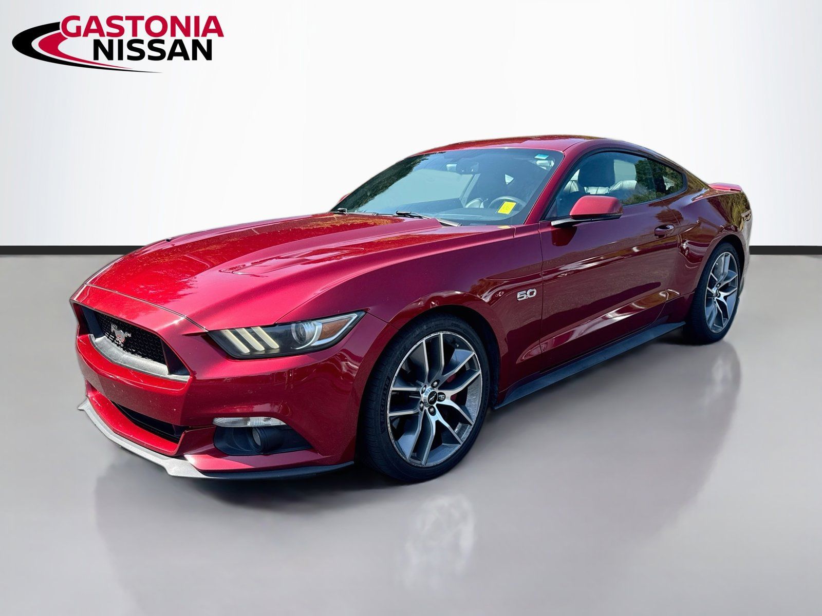 Used 2017 Ford Mustang GT Premium RWD image 3