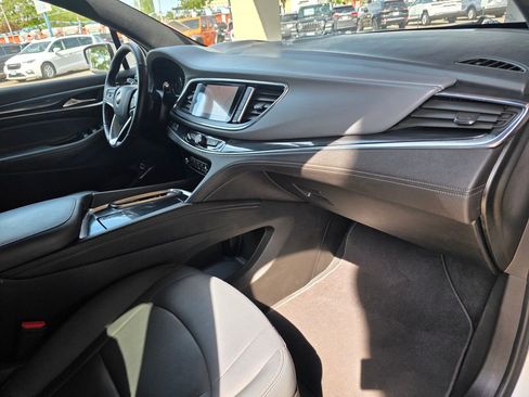 Used 2022 Buick Enclave Premium FWD image 27