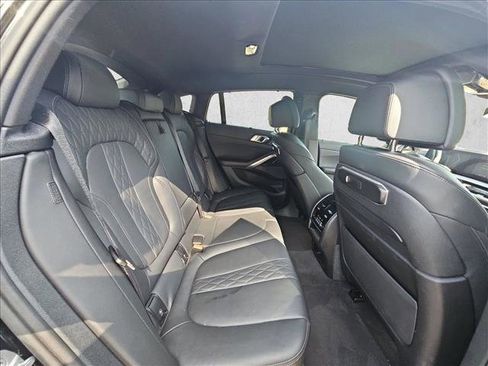 Used 2024 BMW X6 xDrive40i w/ Executive Package image 19