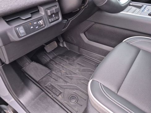 Used 2026 GMC Sierra EV Elevation AWD/4WD image 19