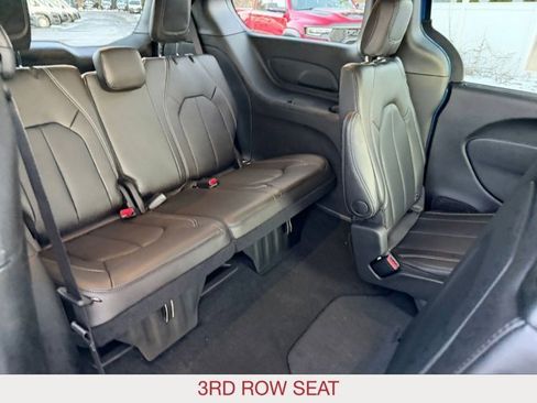 New 2026 Chrysler Pacifica Select w/ S Appearance Package image 13