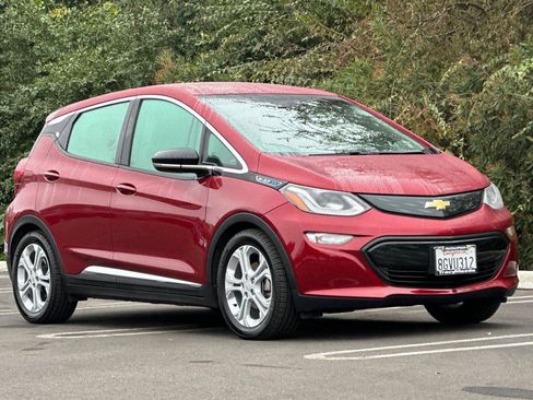 Used 2019 Chevrolet Bolt LT image 2