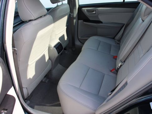 Used 2016 Toyota Camry XLE image 14