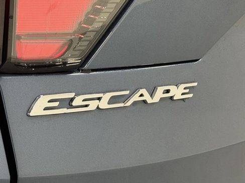 Used 2018 Ford Escape SEL w/ Ford Safe & Smart Package image 7