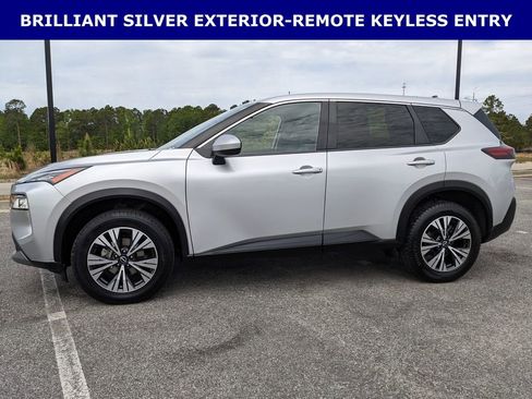 Used 2023 Nissan Rogue SV image 6