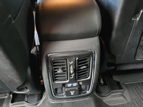 Used 2021 Jeep Grand Cherokee Limited AWD/4WD image 37