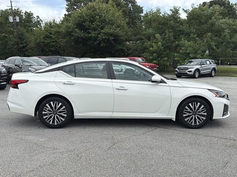Used 2023 Nissan Altima 2.5 SV w/ SV Premium Package FWD image 26