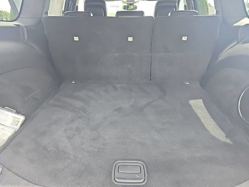 Used 2019 Jeep Grand Cherokee Laredo w/ Laredo X Package RWD image 28