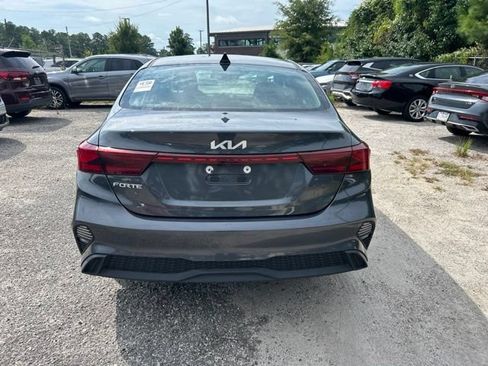 Used 2024 Kia Forte LXS w/ LXS Technology Package FWD image 4