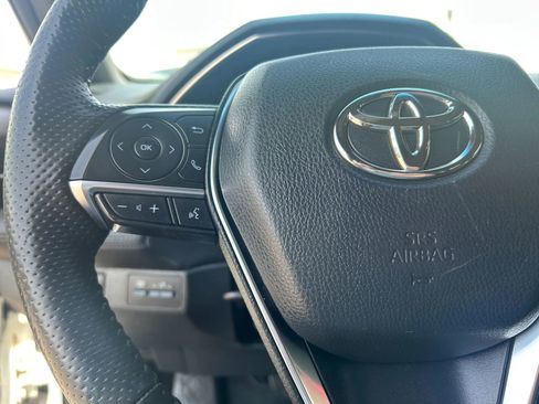 Used 2021 Toyota Avalon XLE image 17