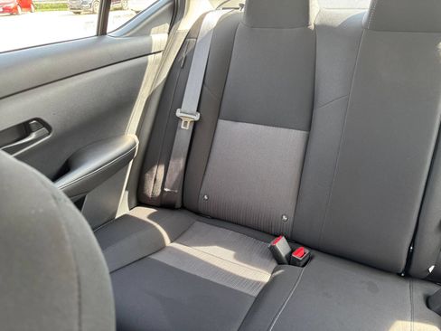 Used 2025 Nissan Sentra SV FWD image 32