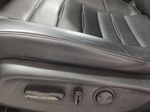 Used 2023 Honda CR-V EX-L image 3