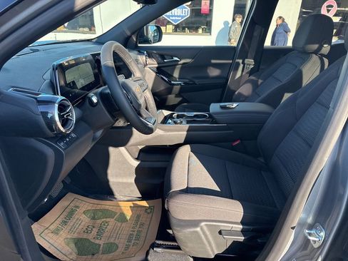 New 2026 Chevrolet Equinox LT w/ Safety and Technology Package image 16