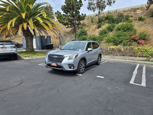 Used 2024 Subaru Forester Limited AWD/4WD image 3