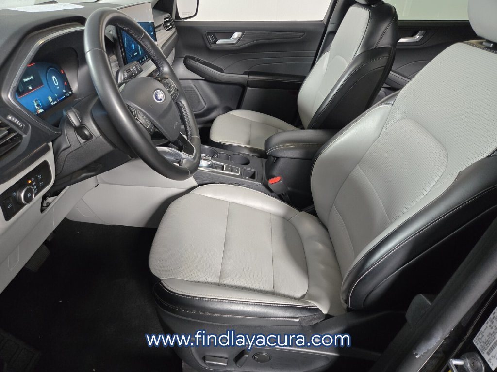 Used 2025 Ford Escape Platinum AWD/4WD image 14