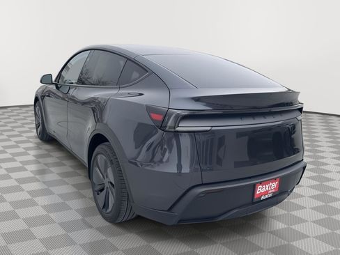 Used 2026 Tesla Model Y Long Range image 11