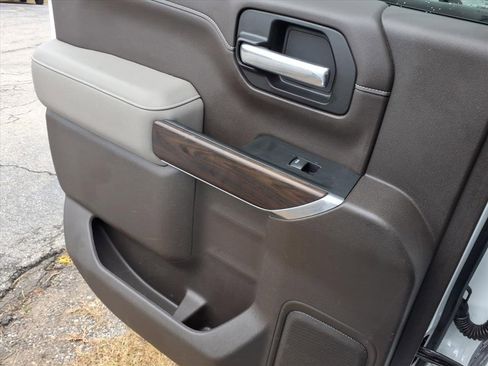 Used 2022 GMC Sierra 1500 SLT w/ SLT Premium Package image 22