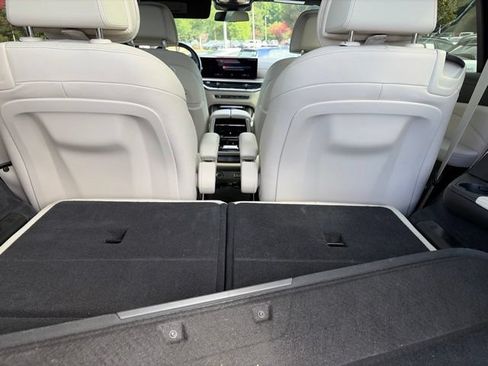 Used 2023 BMW X7 xDrive40i w/ Executive Package AWD/4WD image 14