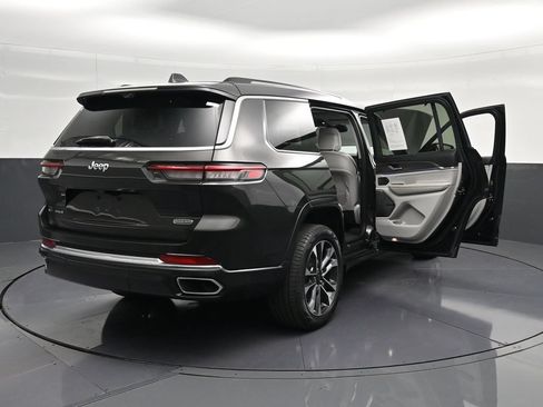 Used 2021 Jeep Grand Cherokee L Overland w/ Luxury Tech Group IV AWD/4WD image 39
