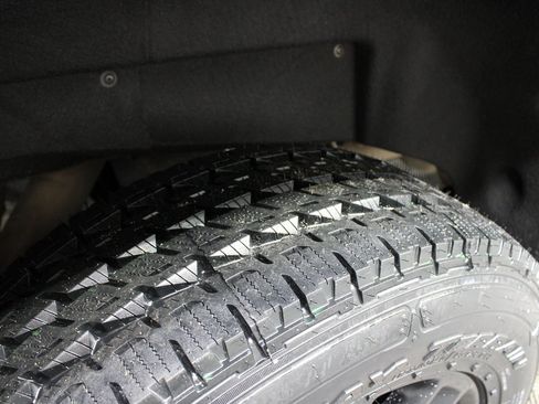 Used 2024 Chevrolet Silverado 2500 High Country image 40