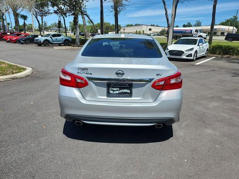Used 2016 Nissan Altima 2.5 SV FWD image 4