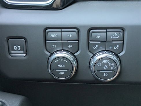 New 2026 GMC Sierra 3500 Denali w/ Denali Reserve Package image 24